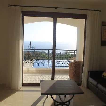 Martika Luxury Overlooking The Sea