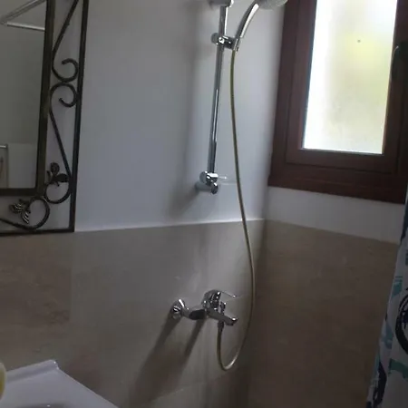 Martika Luxury Overlooking The Sea فيلة *