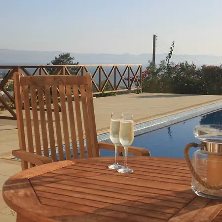 فيلة Martika Luxury Overlooking The Sea Agia Marina (Northern Cyprus)