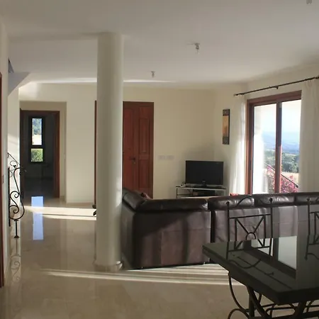 Martika Luxury Overlooking The Sea Villa *