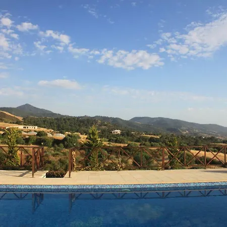 Martika Luxury Overlooking The Sea