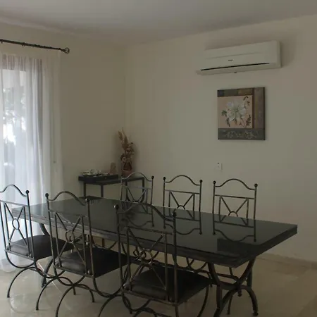 Martika Luxury Overlooking The Sea