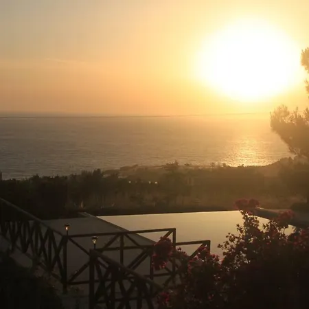 Martika Luxury Overlooking The Sea *