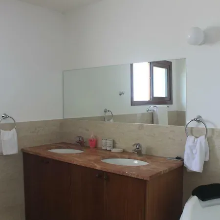 Martika Luxury Overlooking The Sea *