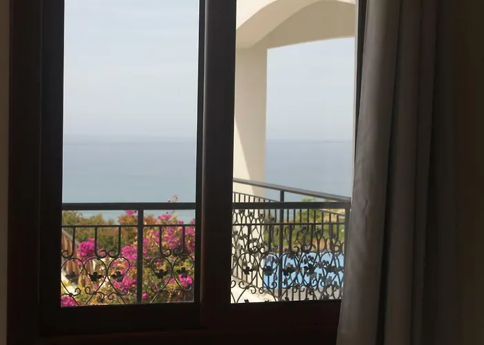 Martika Luxury Overlooking The Sea Villa *