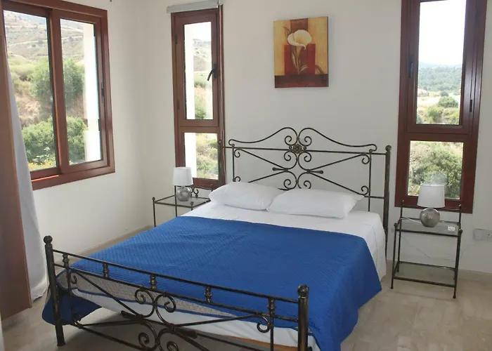 Martika Luxury Overlooking The Sea Villa *