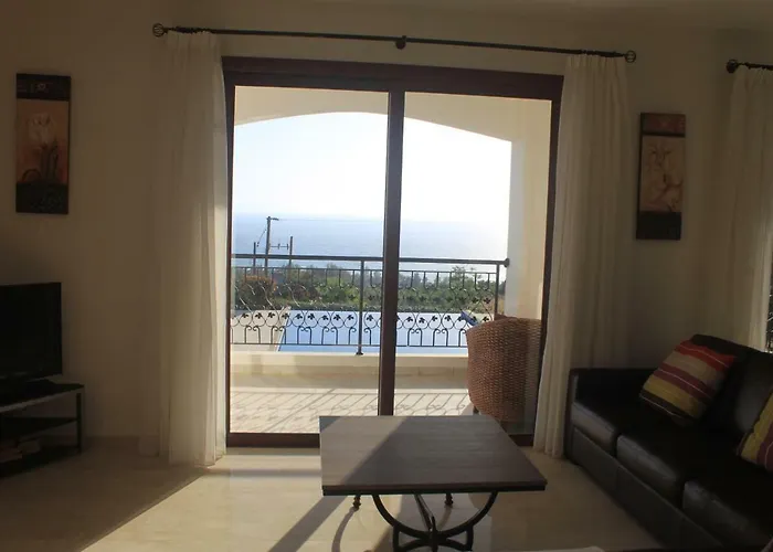 Martika Luxury Overlooking The Sea