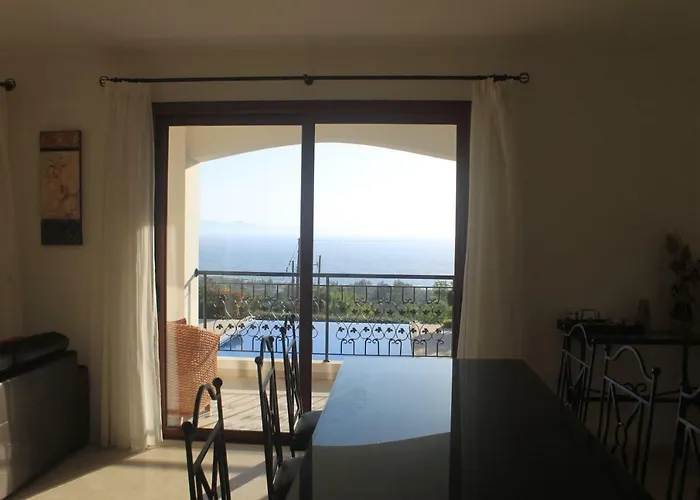 Villa Martika Luxury Overlooking The Sea Agia Marina (Northern Cyprus)