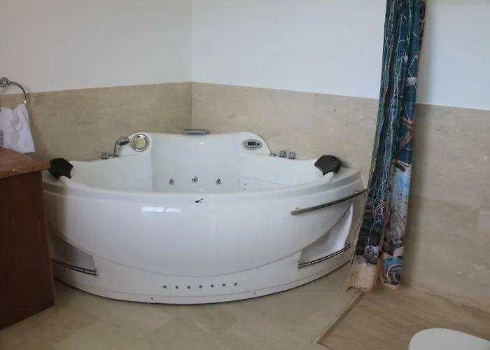 Martika Luxury Overlooking The Sea Villa *