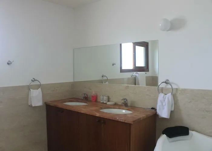 Martika Luxury Overlooking The Sea *